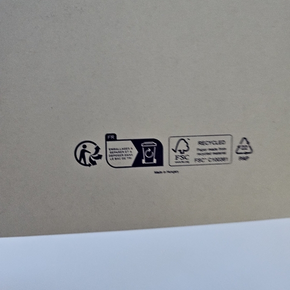 Authentic Burberry Gift Box - Picture 5 of 6